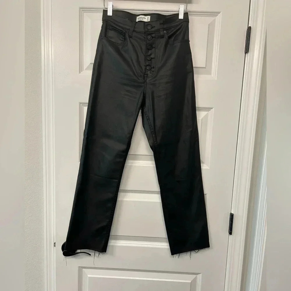Abercrombie ankle straight ultra high rise faux leather